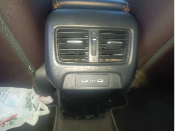 Car image 29