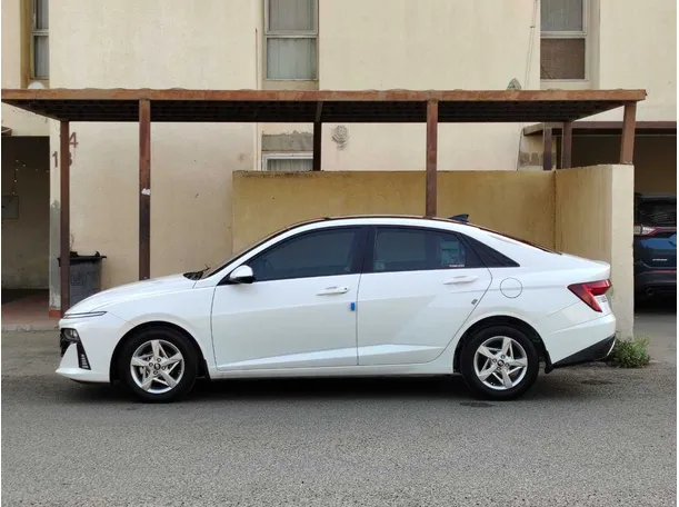 Car image 8