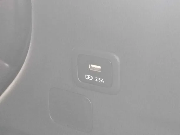 Car image 29