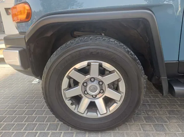 Car image 9