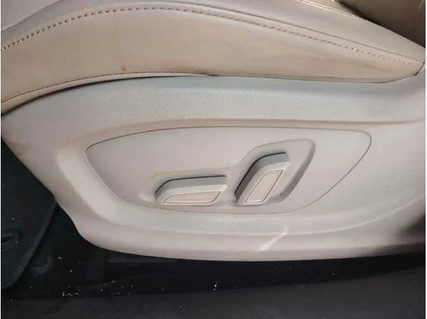 Car image 44