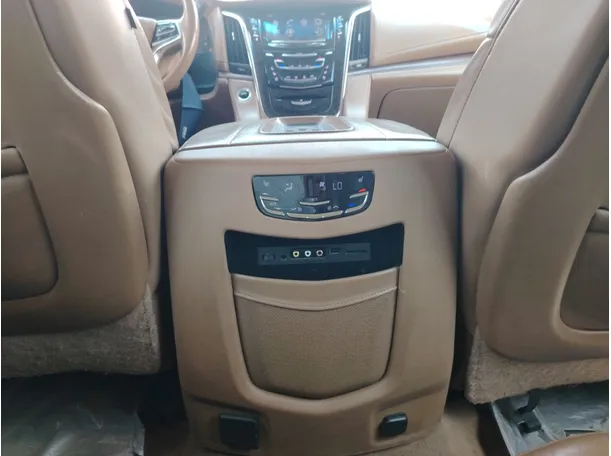 Car image 35