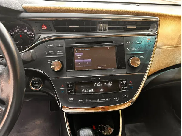 Car image 18