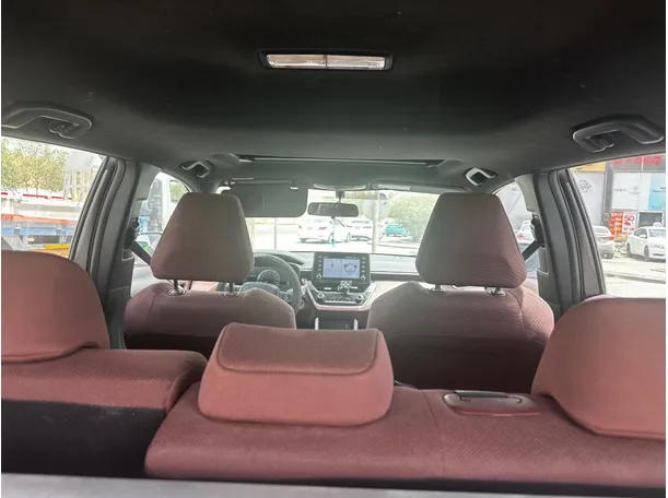 Car image 23