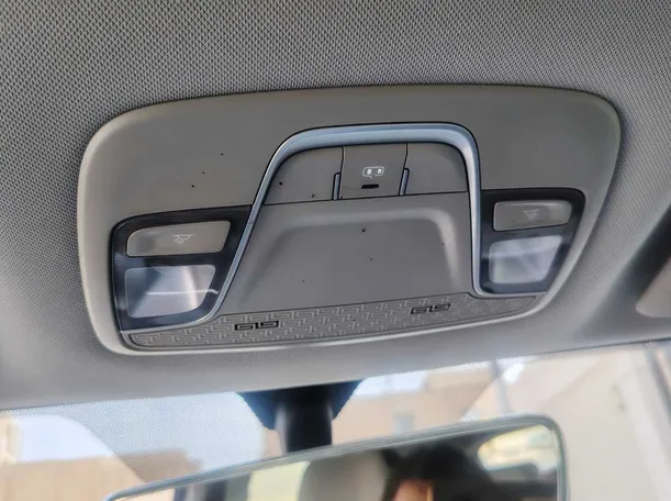 Car image 24