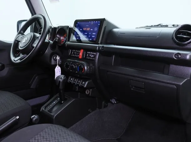 Car image 9