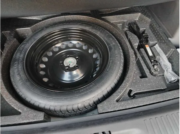 Car image 41