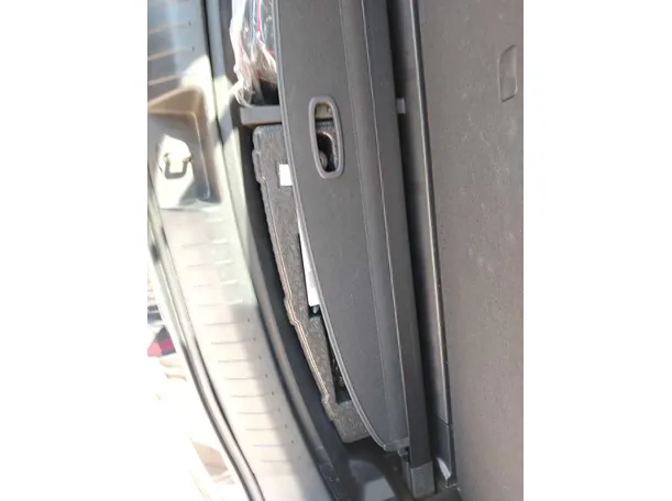 Car image 32