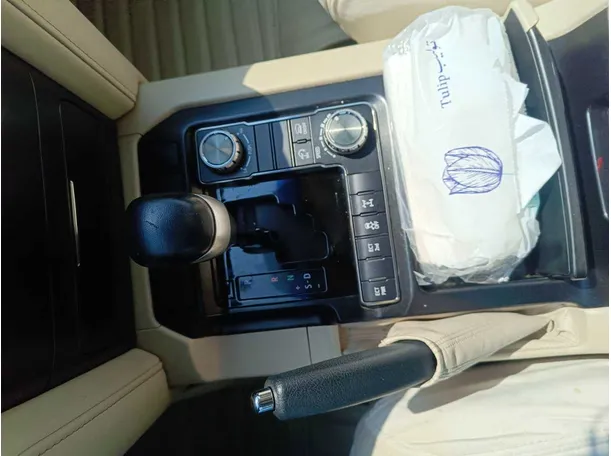 Car image 23