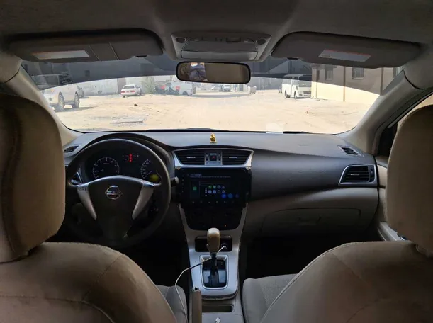 Car image 14