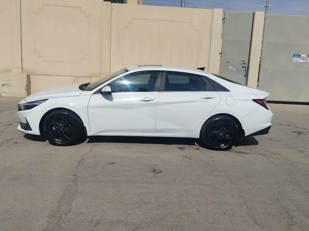 Car image 8