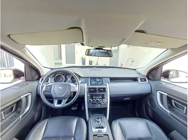 Car image 14