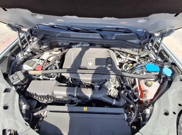 Car image 19