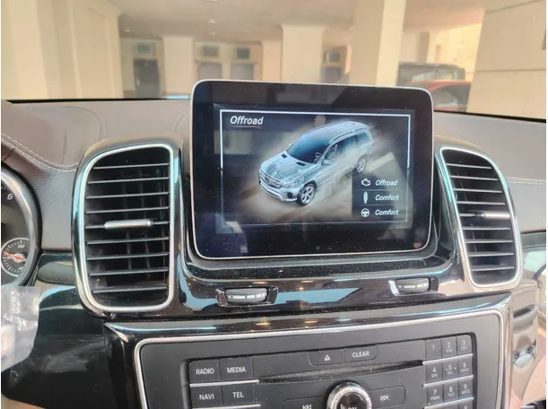 Car image 27