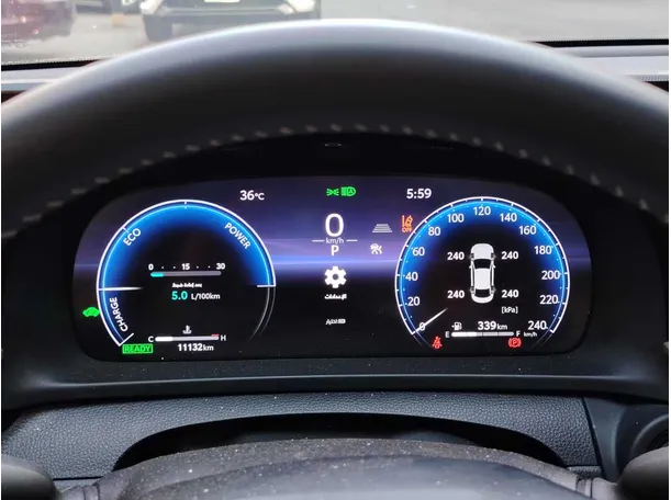 Car image 25
