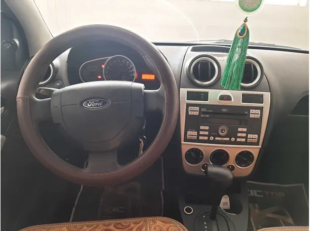 Car image 17