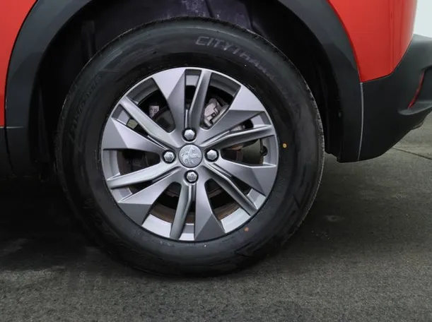 Car image 7