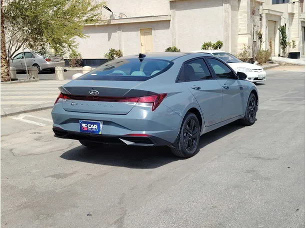 Car image 5