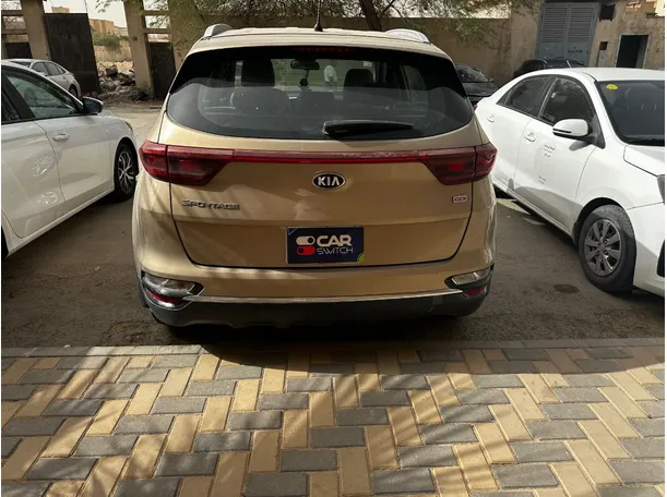 Car image 6
