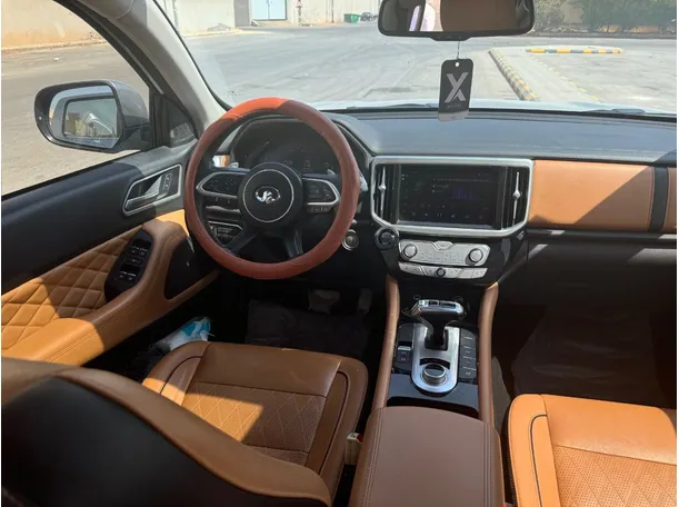 Car image 20