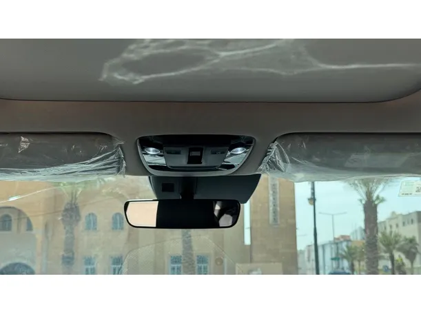 Car image 25
