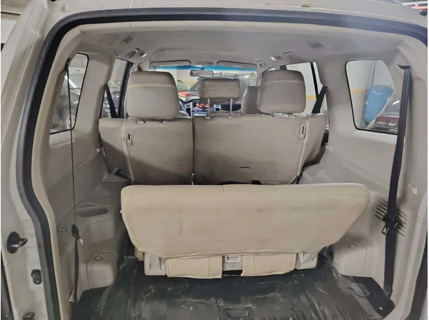 Car image 29