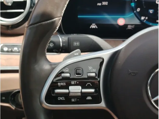 Car image 38