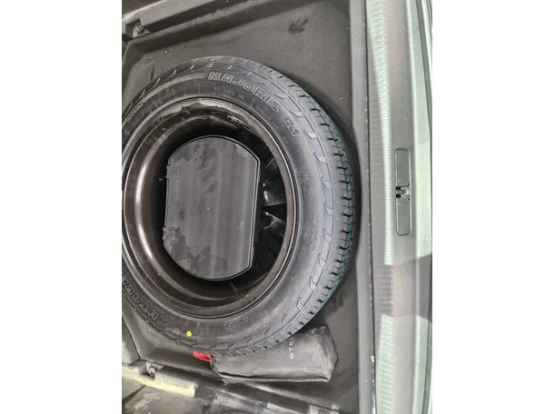 Car image 24