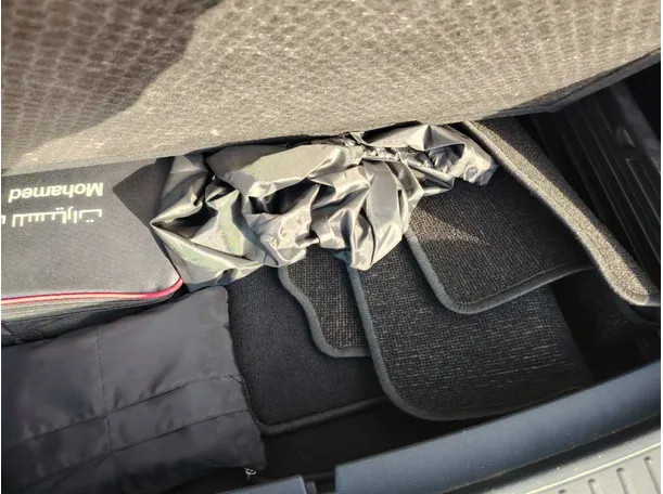 Car image 34