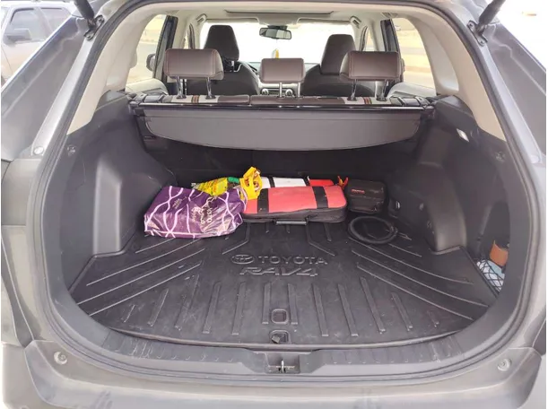 Car image 26