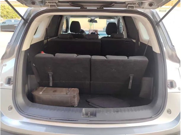 Car image 25