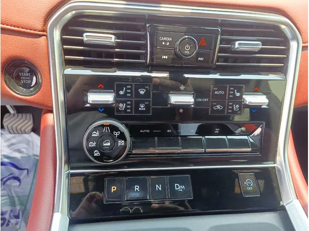 Car image 28