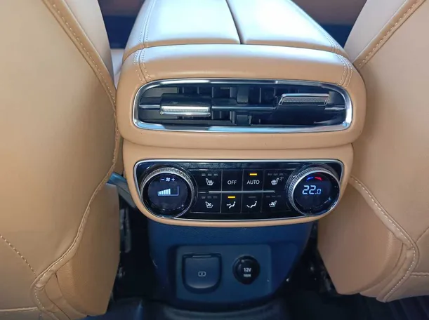 Car image 35