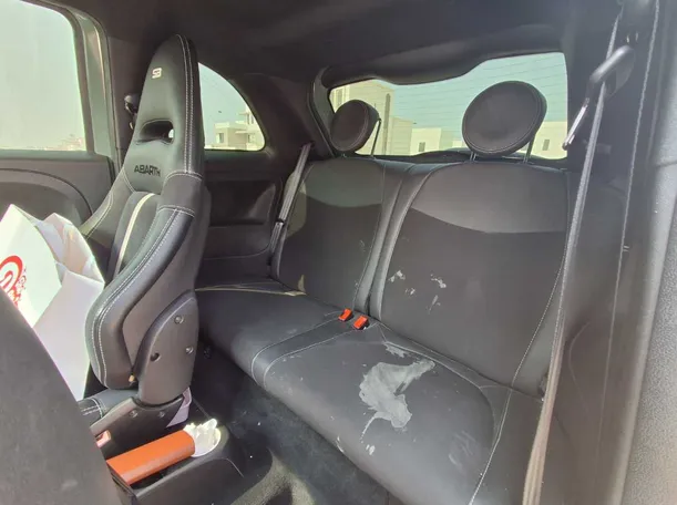 Car image 13