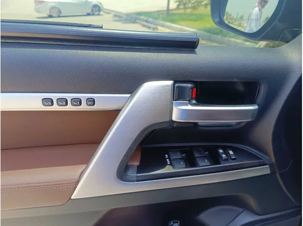 Car image 42