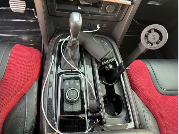 Car image 16