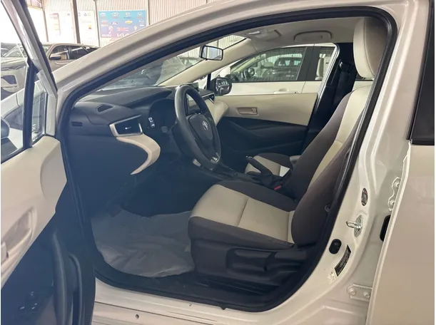 Car image 10
