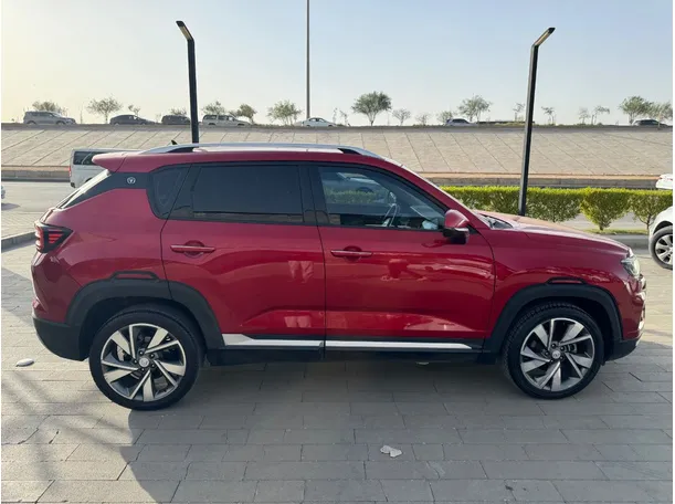 Car image 4