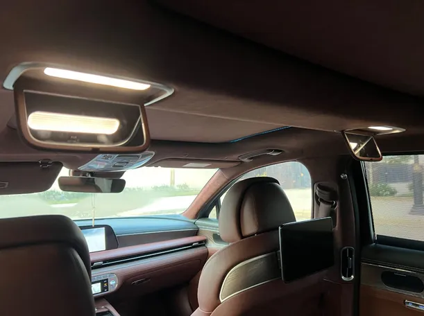 Car image 16