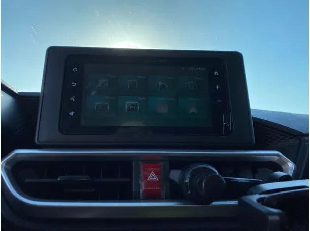 Car image 15