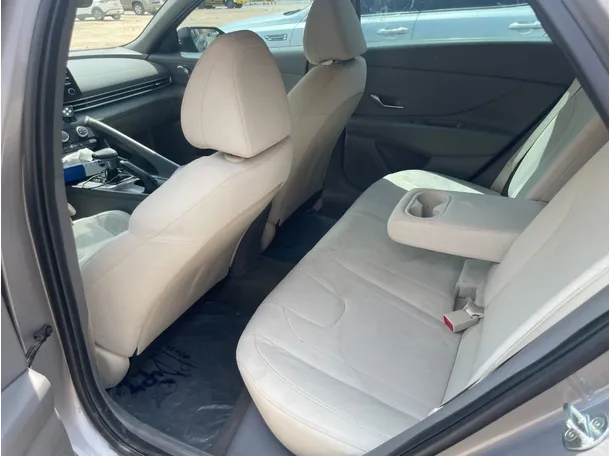 Car image 15