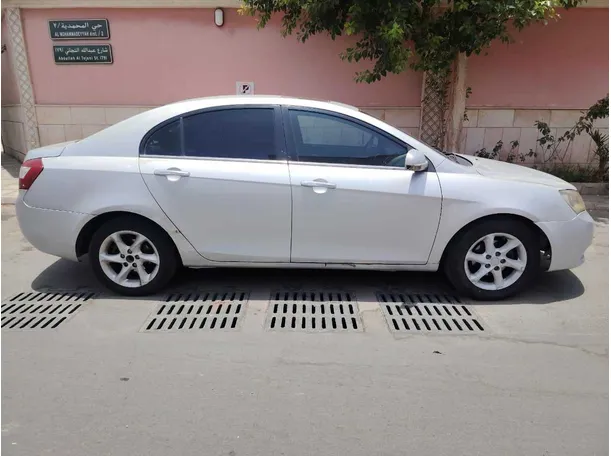 Car image 4
