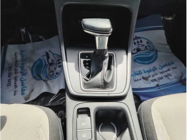 Car image 24