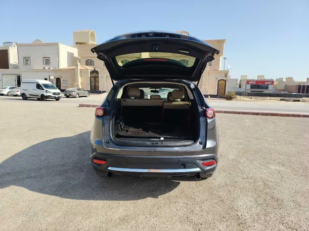 Car image 25