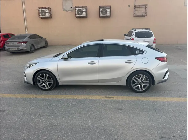Car image 8
