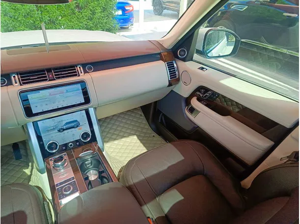 Car image 25
