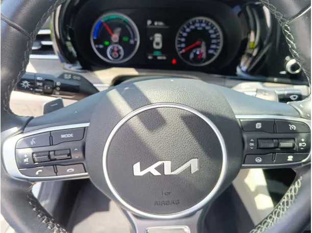 Car image 28