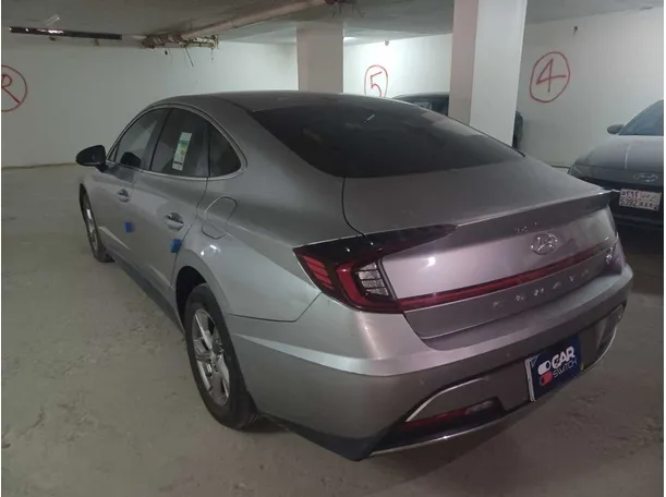 Car image 7