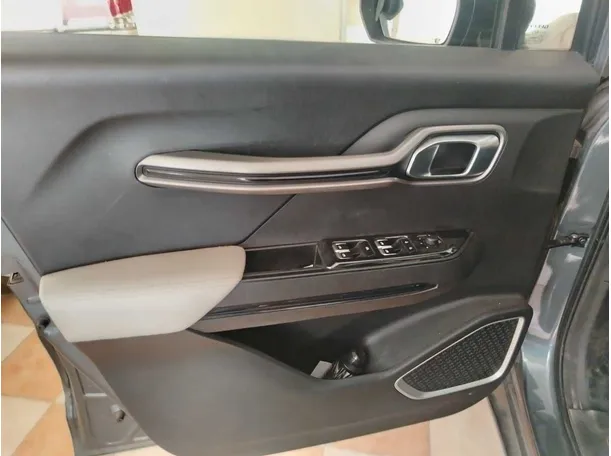 Car image 39