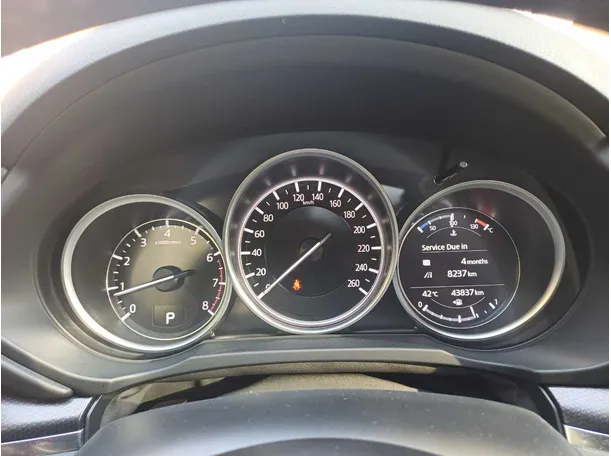 Car image 24